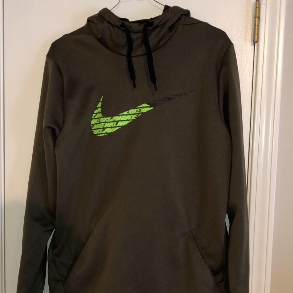 Nike Windrunner Hoodie *Never Worn* Size: Medium